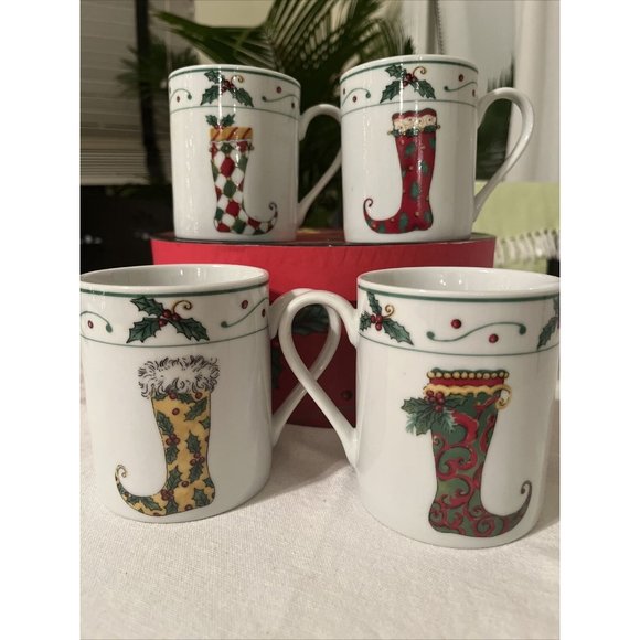 Godinger Christmas Mugs 14 Oz Coffee Cups Porcelain Old World Stockings New - Picture 1 of 5